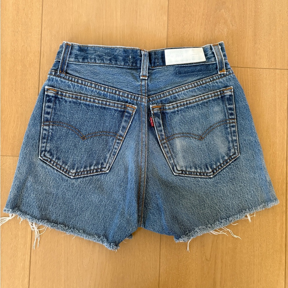 Re/Done Levi’s The High Rise Shorts Denim 24 - Picture 2 of 3